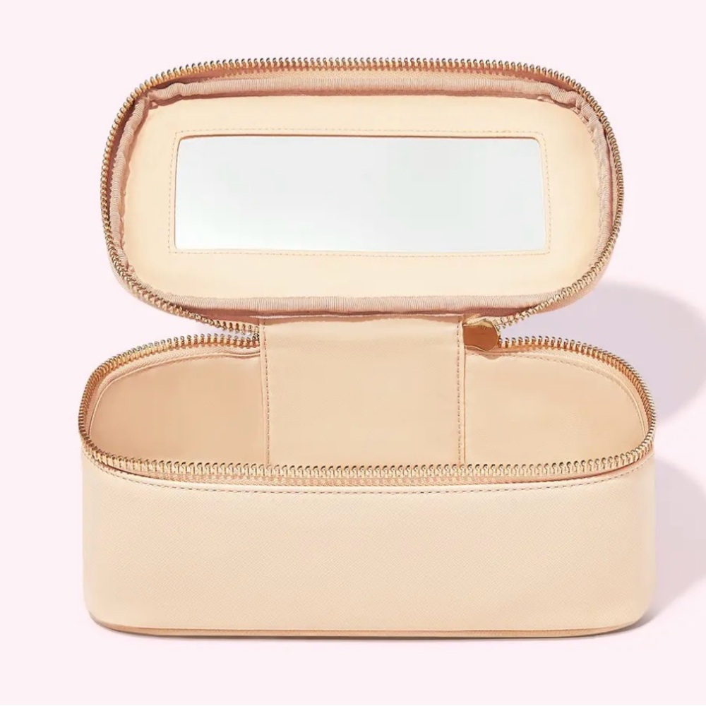 Stoney Clover Lane- WHITE Textured open top mirror pouch

This is white!!! NWT!